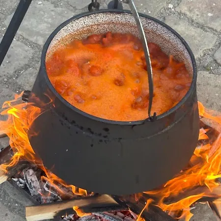 Cappello Vendeghaz *